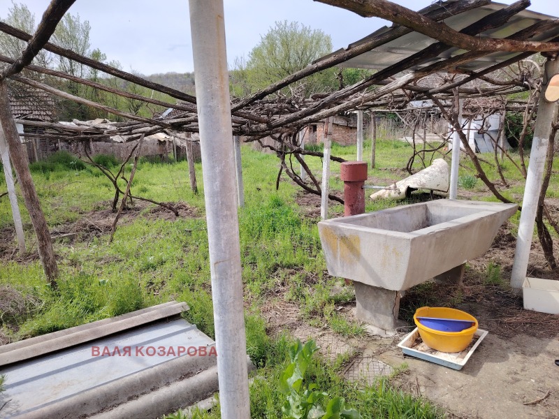 Продава КЪЩА, с. Байкал, област Плевен, снимка 3 - Къщи - 52388380