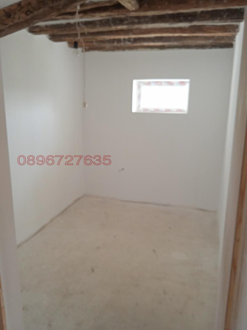 Продава КЪЩА, гр. Бургас, с. Извор, снимка 10 - Къщи - 52779499