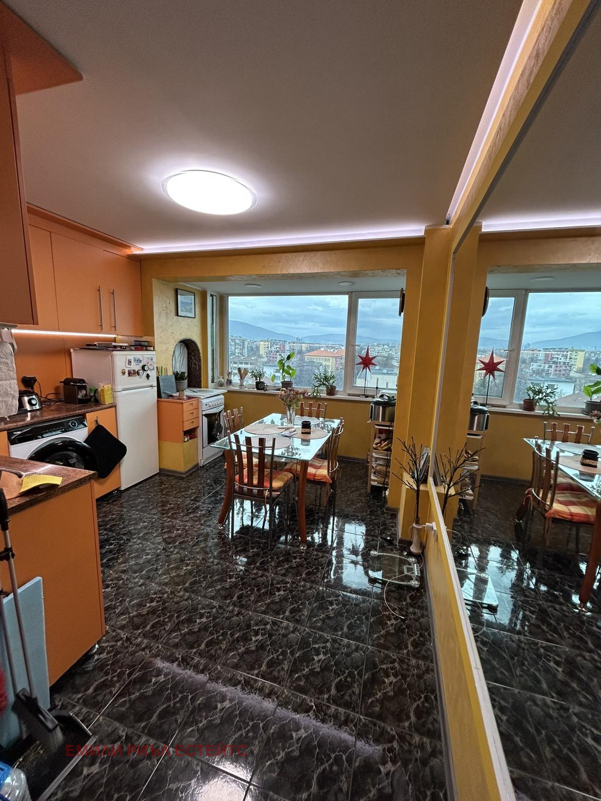 Продава 4-СТАЕН, гр. София, Сухата река, снимка 2 - Апартаменти - 53948849