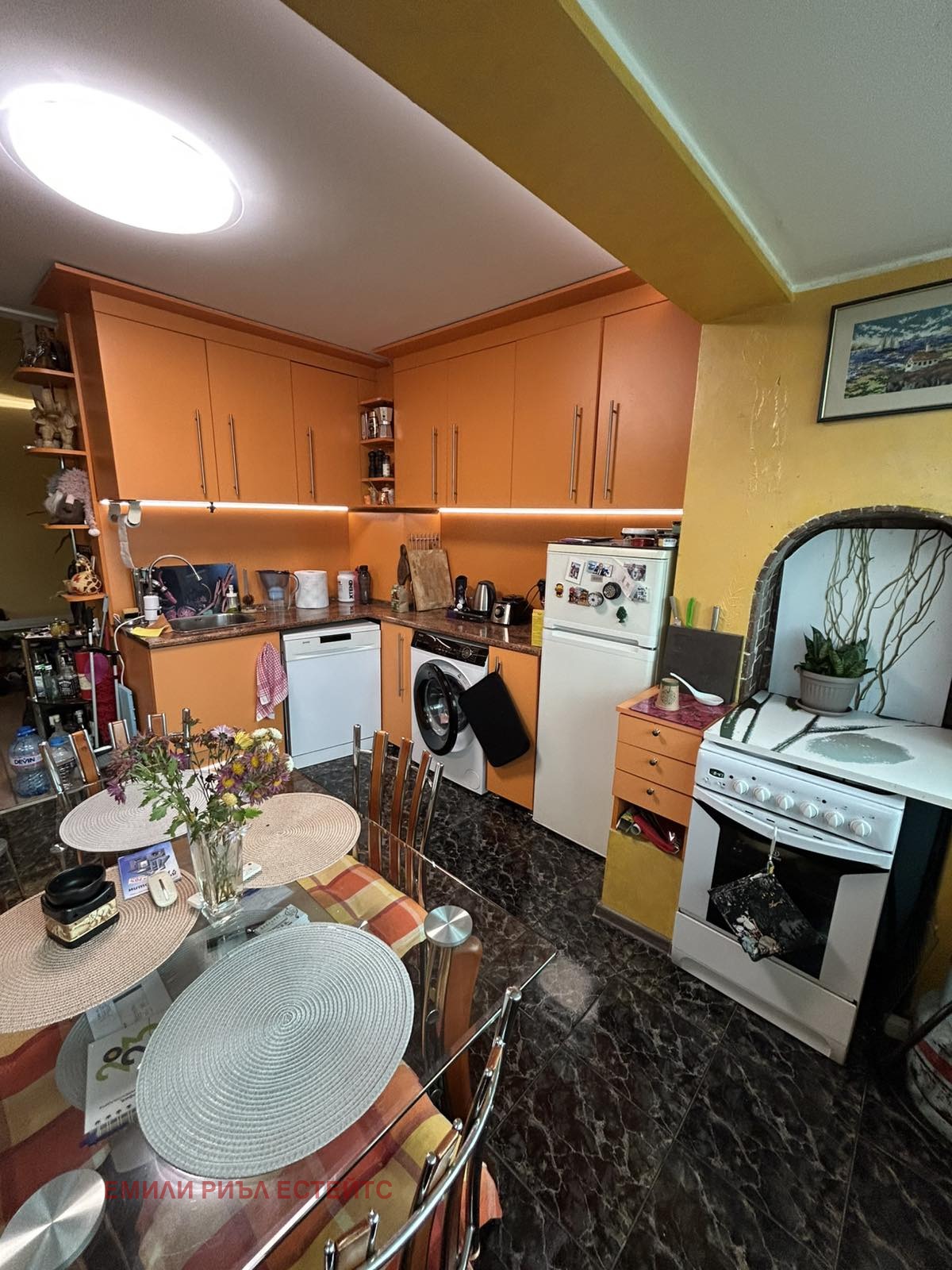 Продава 4-СТАЕН, гр. София, Сухата река, снимка 2 - Апартаменти - 53948849