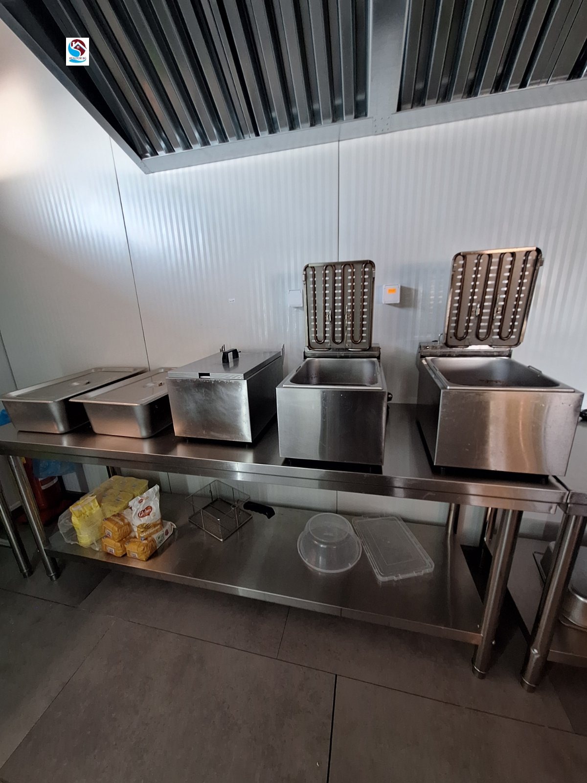 Продава ЗАВЕДЕНИЕ, гр. Варна, Център, снимка 3 - Заведения - 55712400