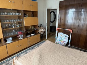 2 Schlafzimmer Izgrew, Plowdiw