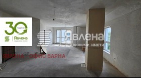 4-стаен град Варна, Операта 13