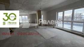 4-стаен град Варна, Операта 7