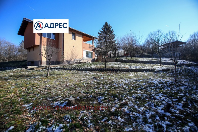 Продава КЪЩА, с. Хлевене, област Ловеч