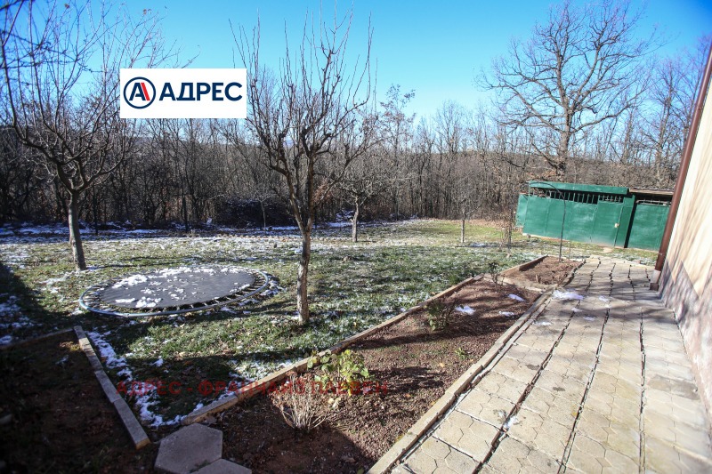 Продава КЪЩА, с. Хлевене, област Ловеч, снимка 3 - Къщи - 53423520