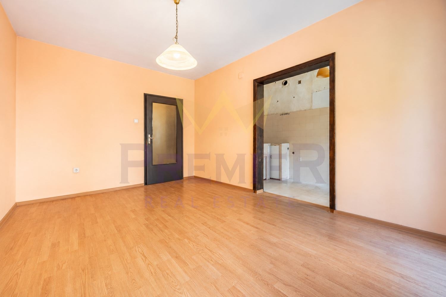 Продава 3-СТАЕН, гр. Варна, Централна поща