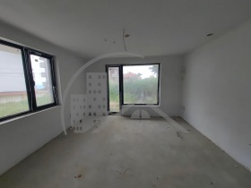 2 quartos Vinica, Varna 1