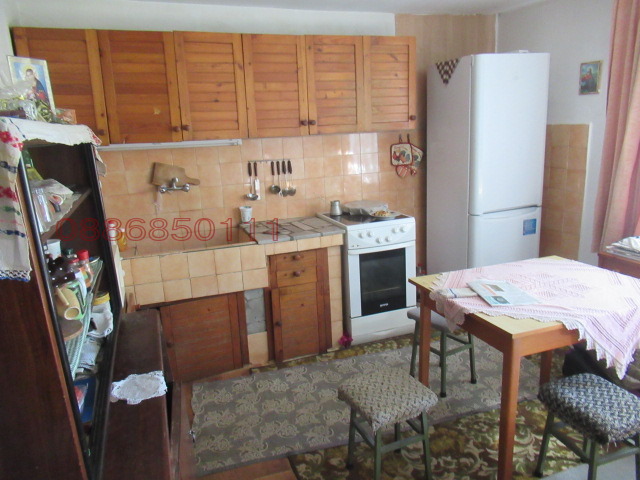 Продава КЪЩА, гр. Исперих, област Разград, снимка 9 - Къщи - 53500028