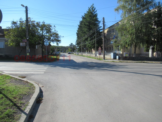 Продава КЪЩА, гр. Исперих, област Разград, снимка 2 - Къщи - 53500028