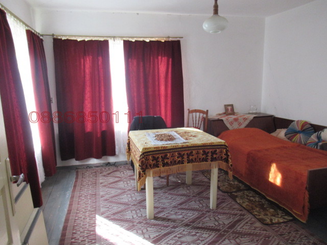 Продава КЪЩА, гр. Исперих, област Разград, снимка 13 - Къщи - 53500028