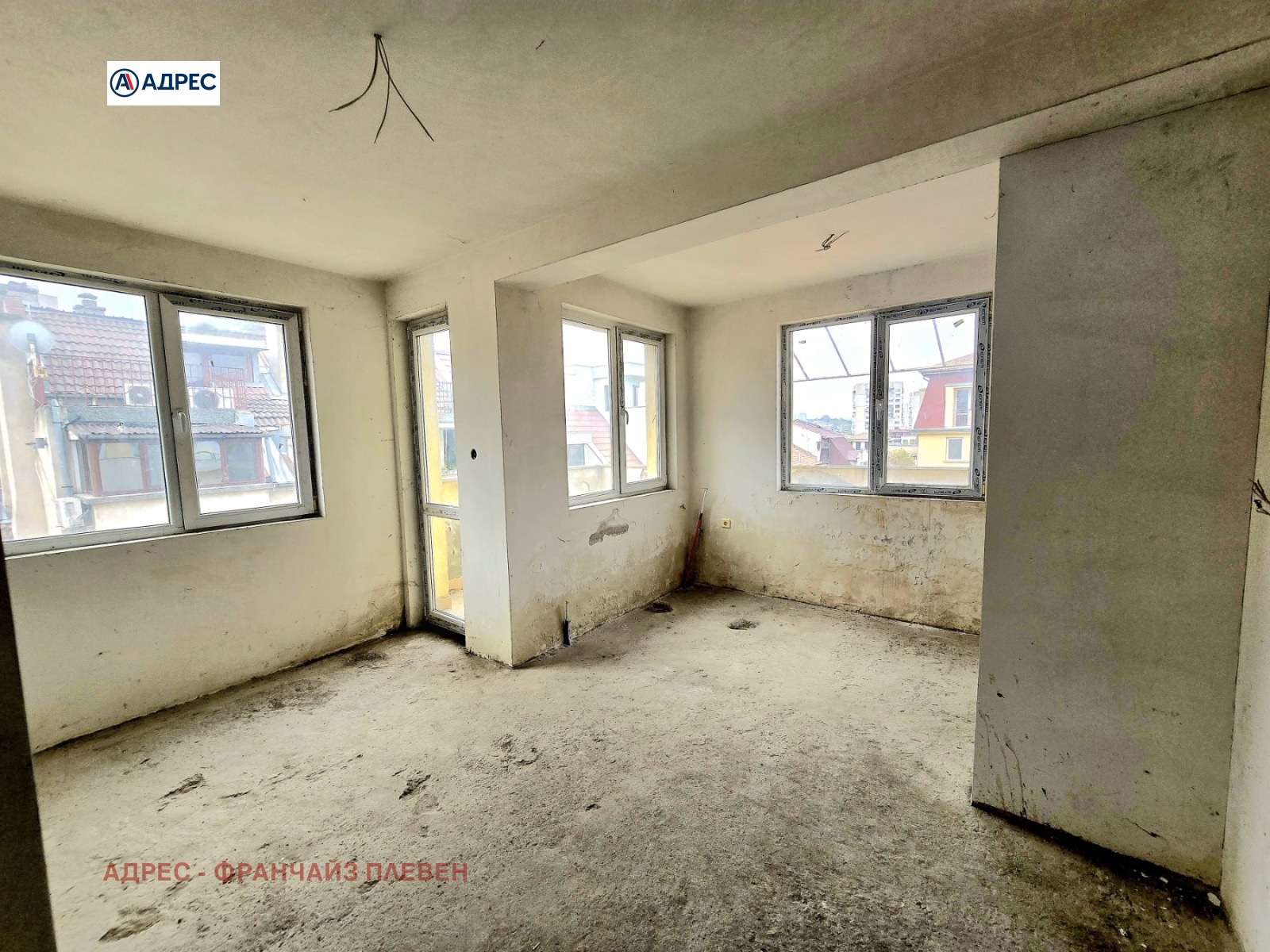 Продава 3-СТАЕН, гр. Плевен, Идеален център, снимка 2 - Апартаменти - 53312376