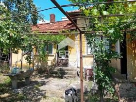 Продава къща област Монтана с. Медковец - [1] 