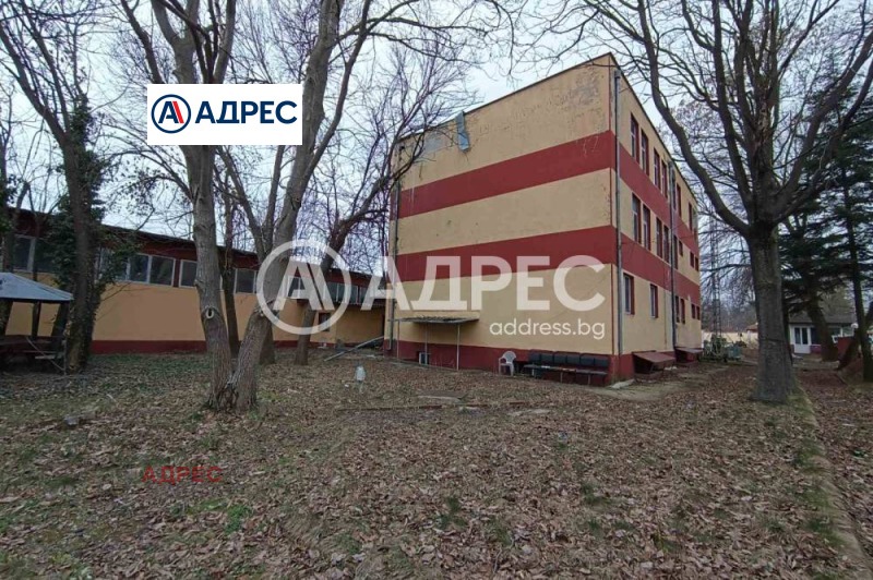 Продава ПРОМ. ПОМЕЩЕНИЕ в област Разград, с. Подайва - 4488 кв.м / 230 000 € » 449 840.90 лв., АДРЕС
