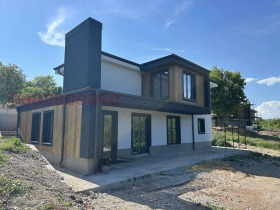 House Ostra mogila, region Stara Zagora 