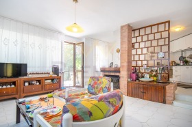 Huis Baltsjik, regio Dobritsj