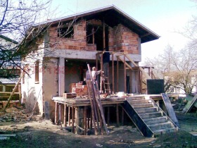 КЪЩА, 150 m2