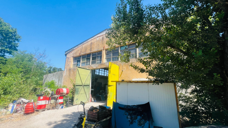 Продава ПРОМ. ПОМЕЩЕНИЕ в град Монтана, Промишлена зона - 826 кв.м / 178 952.16 € » 350 000 лв., ИМОТИ МОНТИ