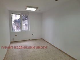 Office Tsentar, Gabrovo 1