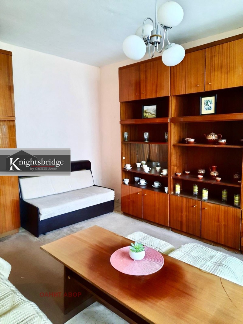 Продава  2-стаен град София , Връбница 2 , 40 кв.м | 43794979