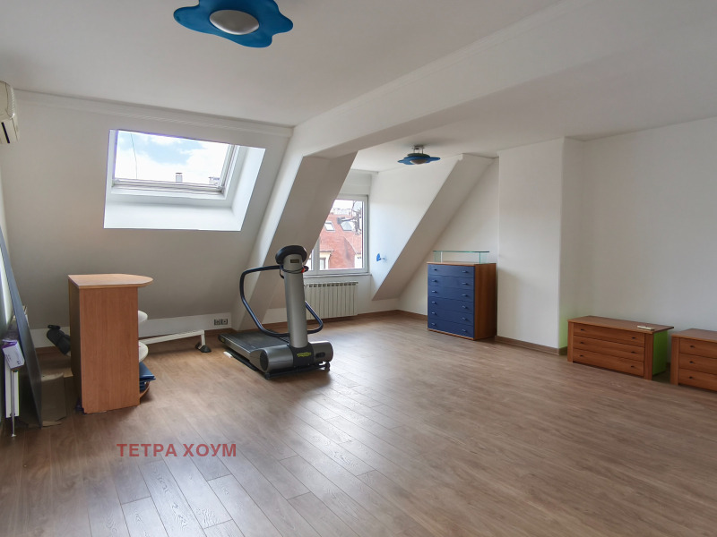 Myytävänä  Pienhuoneisto Sofia , Strelbište , 255 neliömetriä | 15063660 - kuva [15]
