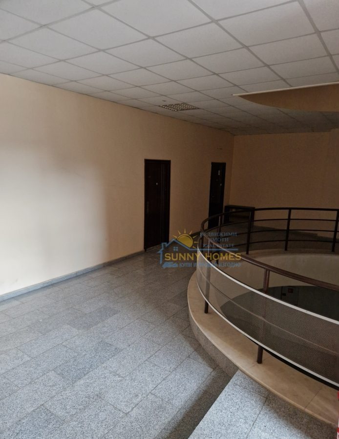 Продава ОФИС, гр. Велико Търново, Център, снимка 2 - Офиси - 55467344