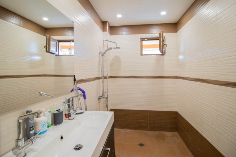 Продава КЪЩА, гр. Сливен, Ново село, снимка 11 - Къщи - 52490928