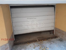 Garage Troschewo, Warna 4