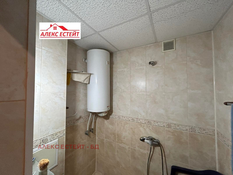 En venta  1 dormitorio Ruse , Zdravets Iztok , 65 metros cuadrados | 70228704