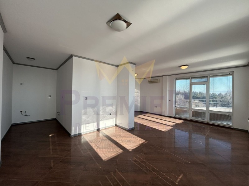 En venta  1 dormitorio región Dóbrich , Balchik , 125 metros cuadrados | 74259271