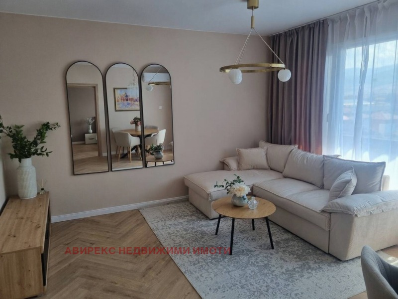 En venta  1 dormitorio Plovdiv , Komatevo , 65 metros cuadrados | 86895716