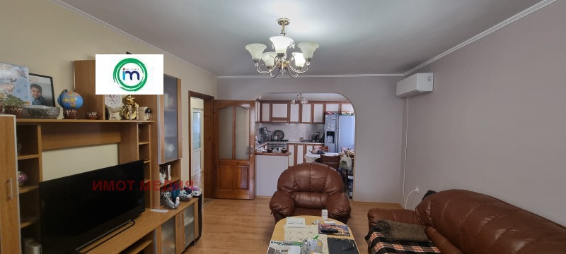 Продава 3-СТАЕН, гр. Пазарджик, Център, снимка 2 - Апартаменти - 52628067