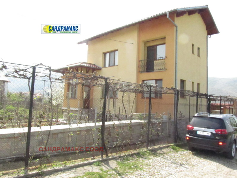 Продава  Къща област Пловдив , гр. Кричим , 206 кв.м | 12285528