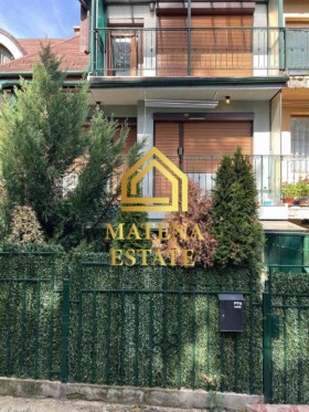 Hus v.z.Kinotsentara, Sofia 2
