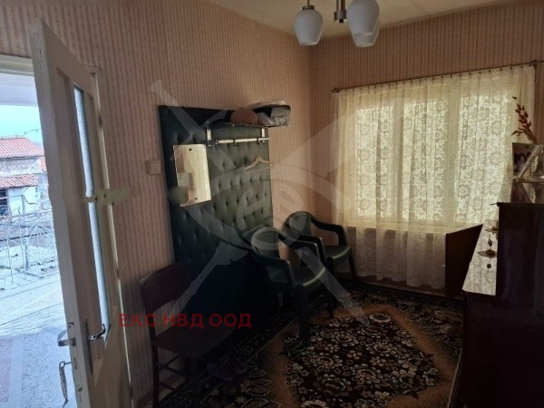 Продава КЪЩА, с. Чешнегирово, област Пловдив, снимка 2 - Къщи - 52375636