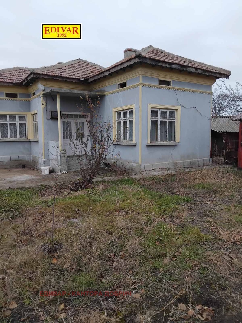 Продава КЪЩА, с. Нова Камена, област Добрич, снимка 2 - Къщи - 52718264