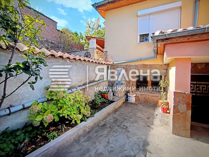 Продава КЪЩА, гр. Перущица, област Пловдив