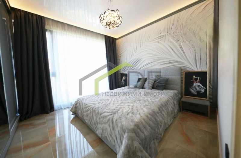 Продава  2-стаен, град Варна, Бриз •  225 000 EUR • ID 49259721 — holmes.bg - [1] 