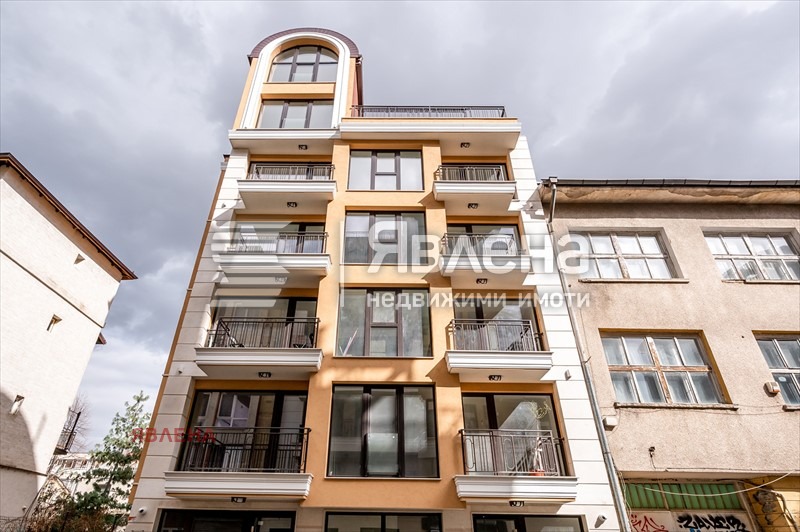 Продава 3-СТАЕН, гр. София, Център, снимка 2 - Апартаменти - 54059217