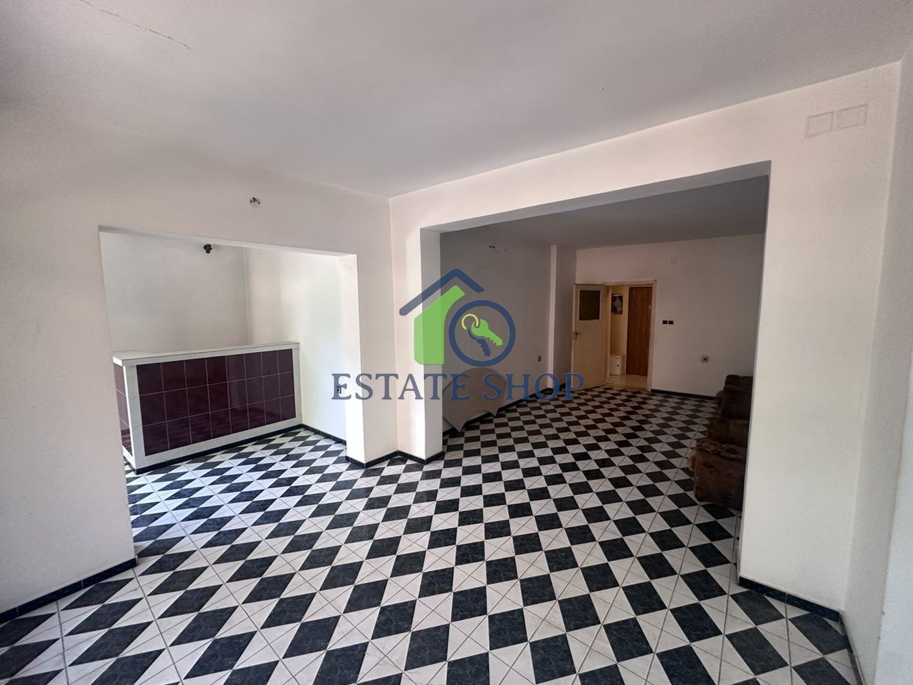 Продава ЕТАЖ ОТ КЪЩА, гр. Пловдив, Кючук Париж, снимка 2 - Етаж от къща - 54968361