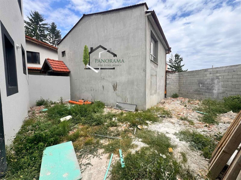 Продава 3-СТАЕН в град Шумен, Гривица - 160 кв.м / 169 951 € » 332 395.26 лв., ПАНОРАМА
