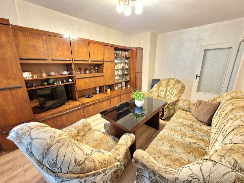 Продава  2-стаен град Добрич , Кралска зона , 68 кв.м | 31097274 - изображение [12]