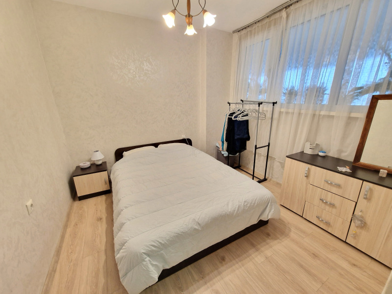 Продава 2-СТАЕН, гр. Добрич, Кралска зона, снимка 6 - Aпартаменти - 48673775