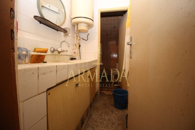 En venta  2 dormitorios Plovdiv , Trakiya , 80 metros cuadrados | 23345659 - imagen [8]