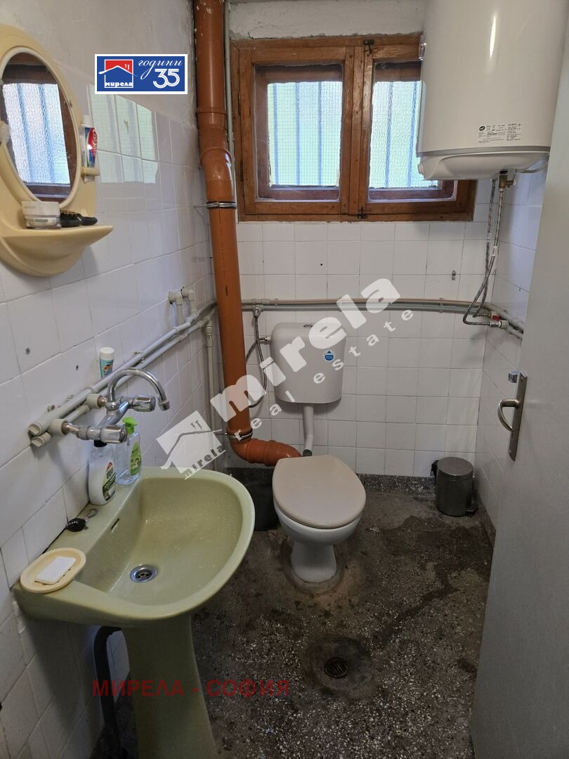 Продава ЕТАЖ ОТ КЪЩА, с. Студена, област Перник, снимка 9 - Етаж от къща - 55239710