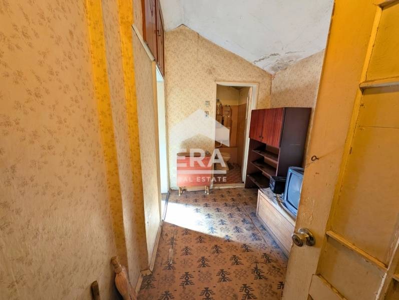 Продава 4-СТАЕН, гр. Шумен, Математическа гимназия, снимка 14 - Апартаменти - 53504858