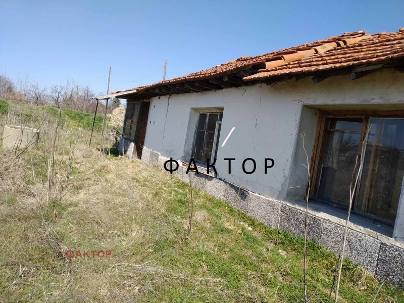 Продава  Къща, област Пловдив, с. Ръжево Конаре • 16 500 EUR • ID 54047898 — holmes.bg - [1] 