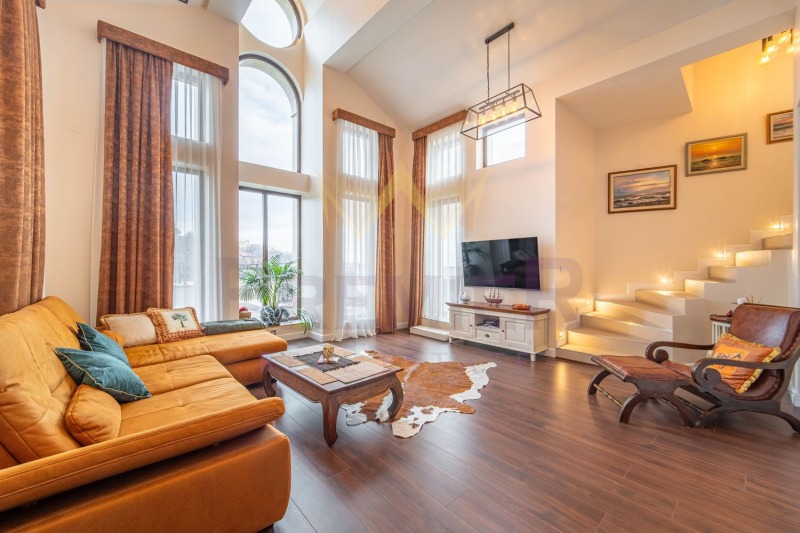 In vendita  Maisonette Varna , Briz , 350 mq | 99669275