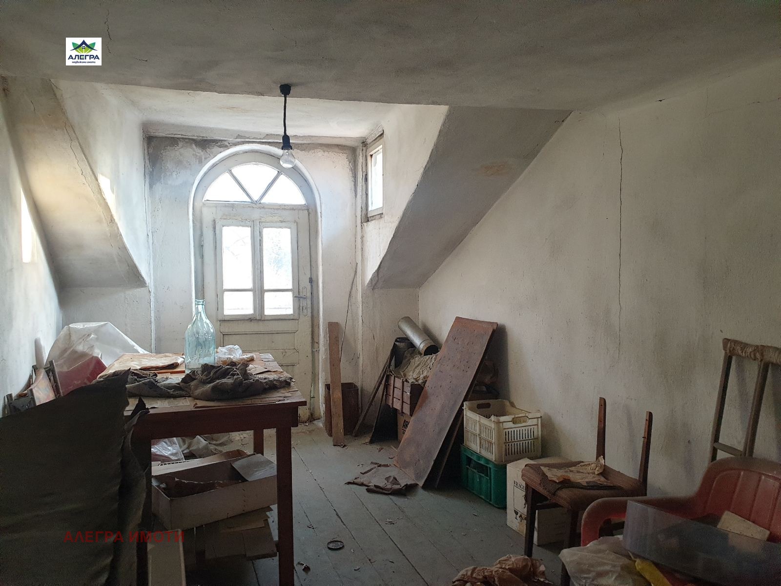 Продава ЕТАЖ ОТ КЪЩА, гр. Пазарджик, Център, снимка 2 - Етаж от къща - 42458527