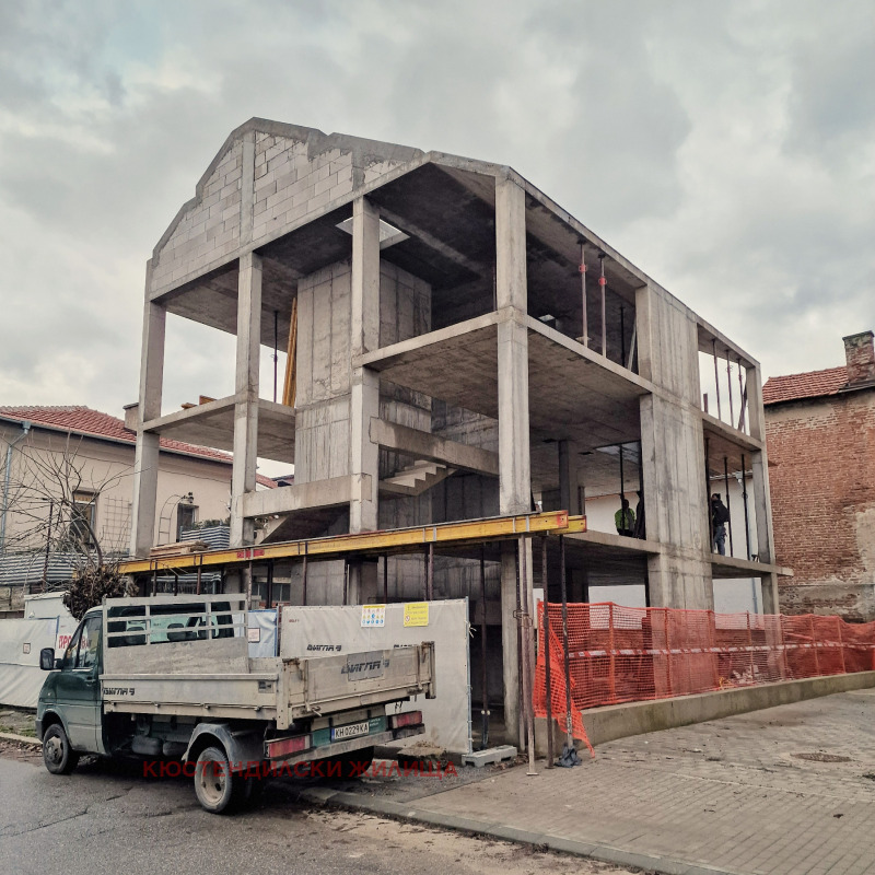 Продава 3-СТАЕН, гр. Кюстендил, Център, снимка 2 - Апартаменти - 50585607